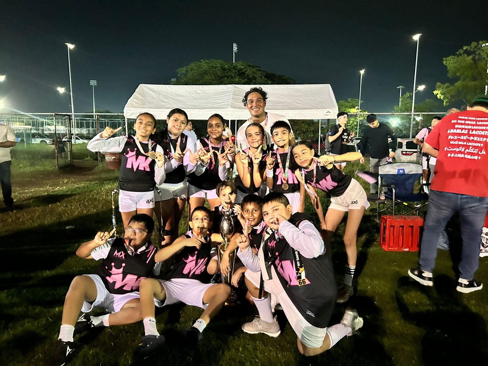 Celebración de campeones de MK Flag Football